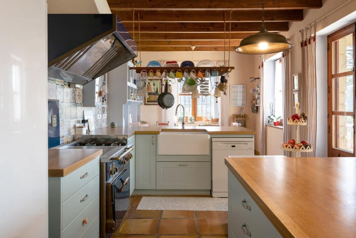 4 bedroom Villa for sale in Teulada with garage - € 4,200,000 (Ref: 10012277)