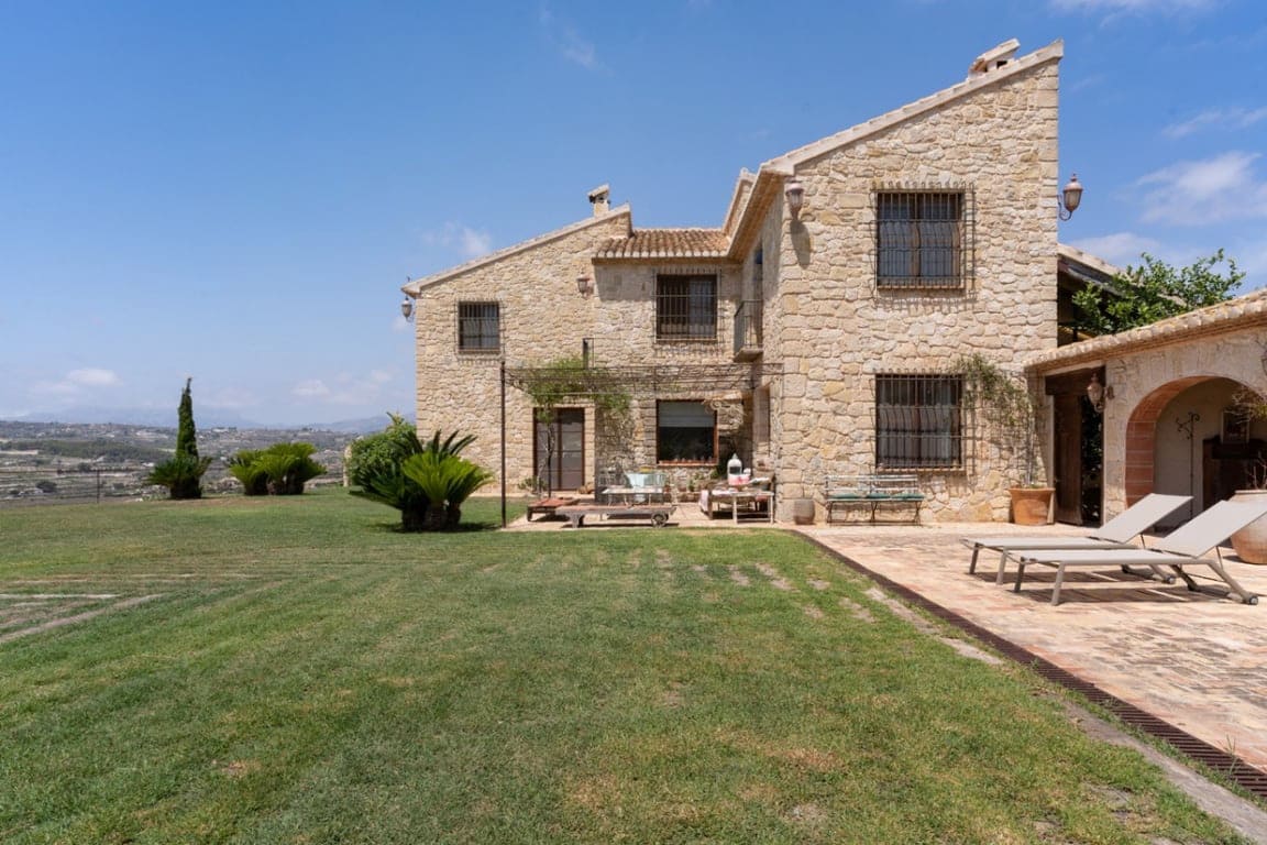 4 bedroom Villa for sale in Teulada with garage - € 4,200,000 (Ref: 10012277)