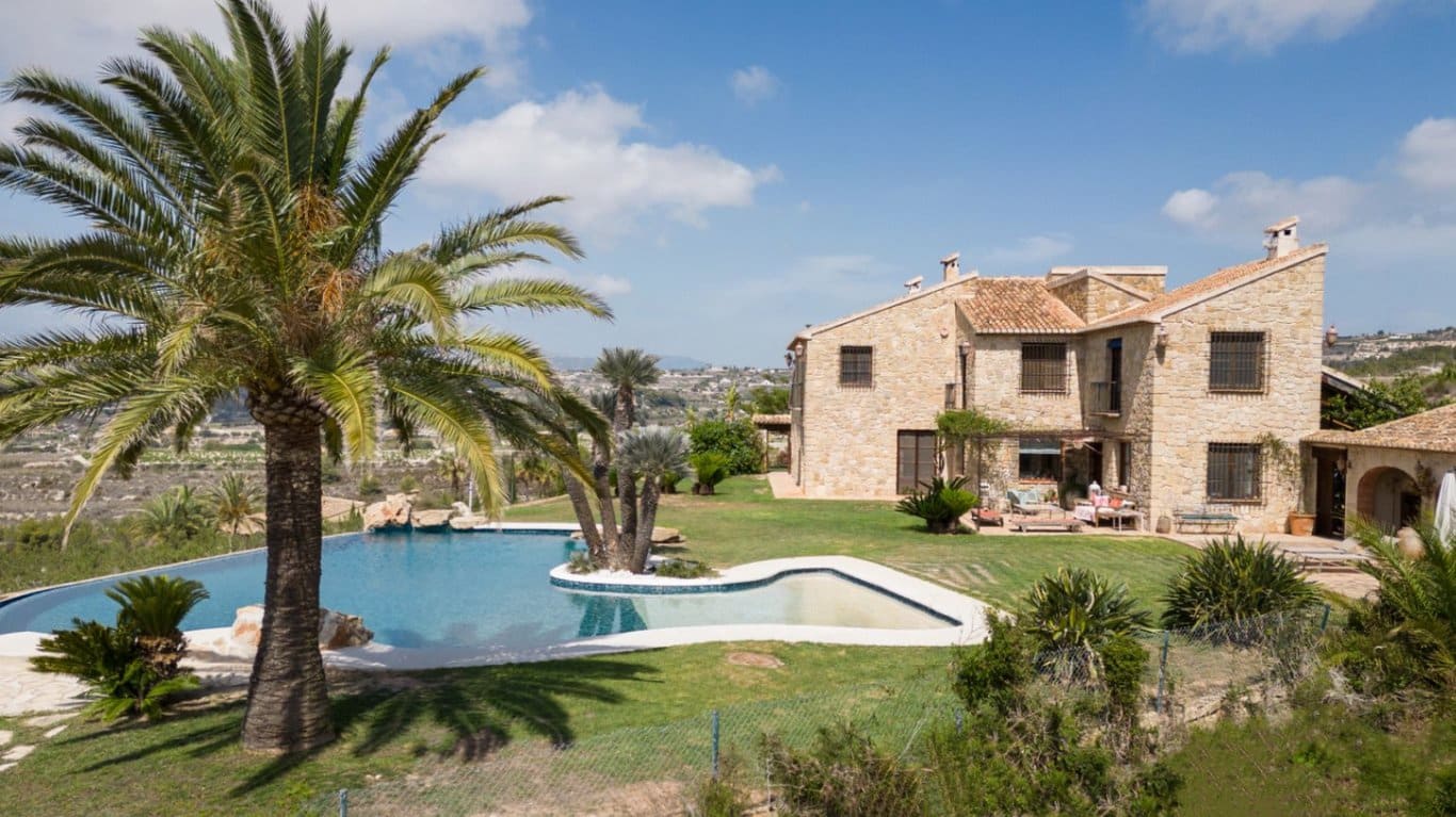 4 bedroom Villa for sale in Teulada with garage - € 4,200,000 (Ref: 10012277)