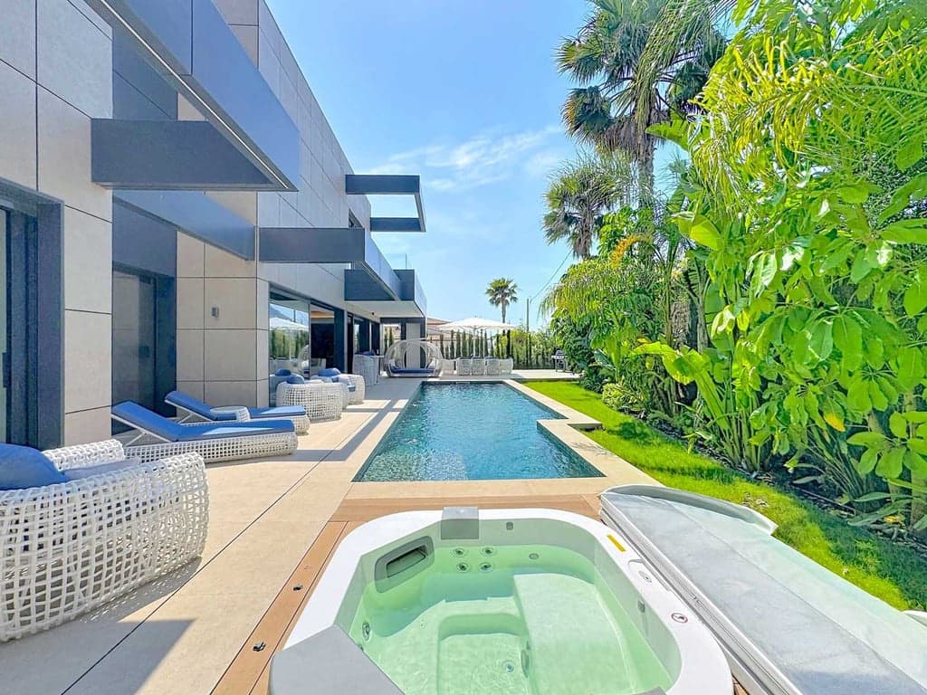 Chalet de 4 habitaciones en Calpe / Calp en venta con piscina garaje - 2.290.000 € (Ref: 10081274)