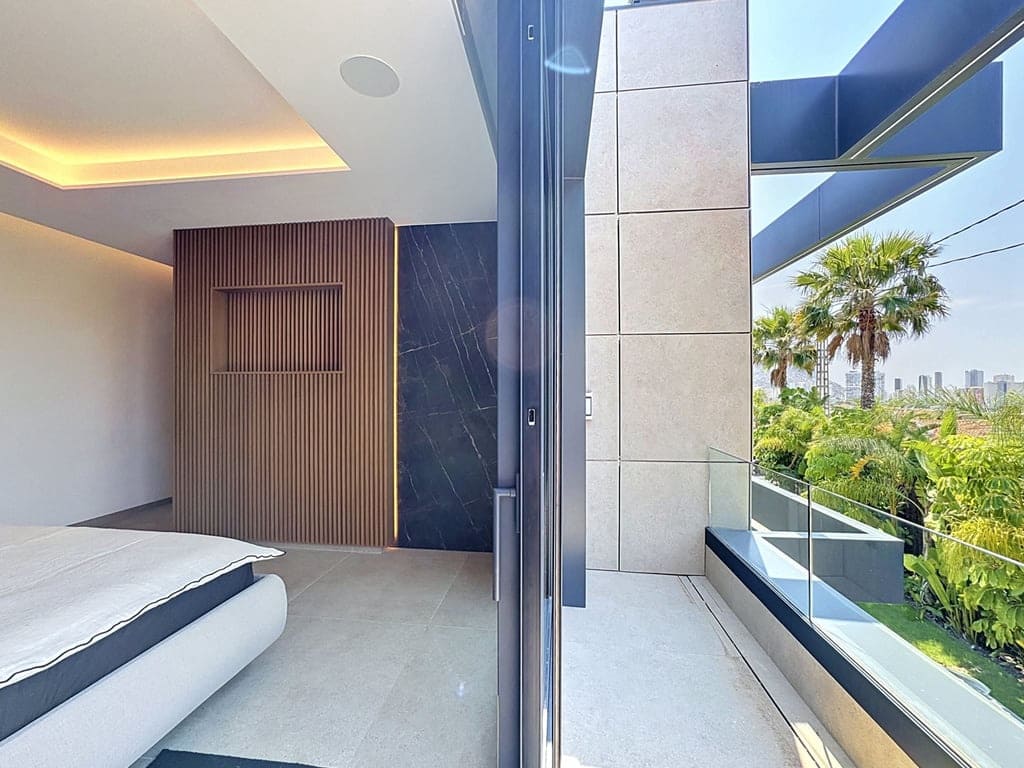 Chalet de 4 habitaciones en Calpe / Calp en venta con piscina garaje - 2.290.000 € (Ref: 10081274)