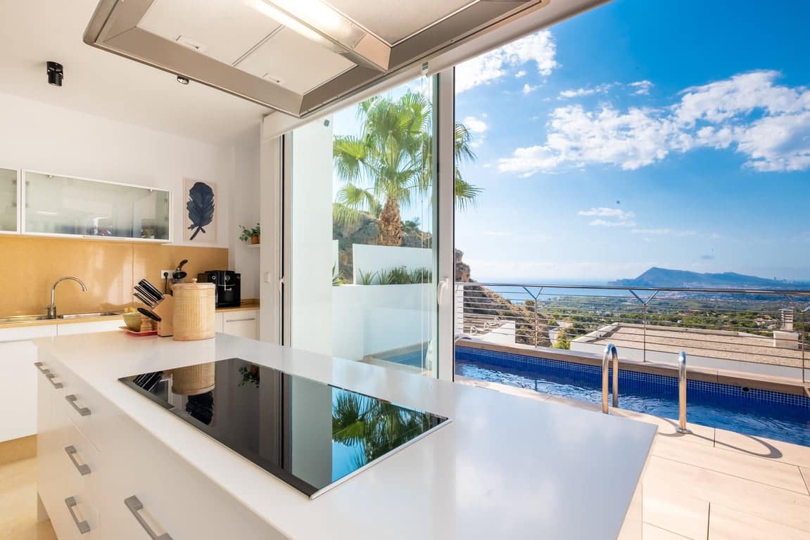 4 sypialnia Willa na sprzedaż w Altea z basenem garażem - 990 000 € (Ref: 10130448)
