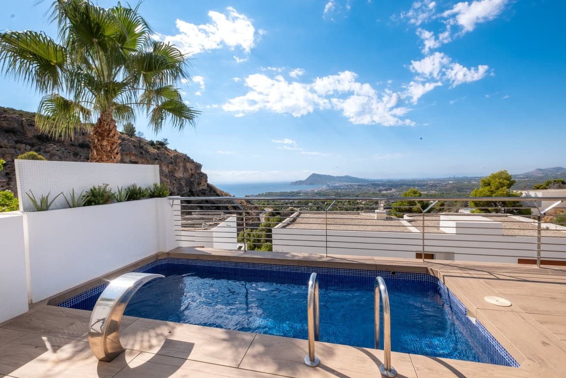 4 sypialnia Willa na sprzedaż w Altea z basenem garażem - 990 000 € (Ref: 10130448)