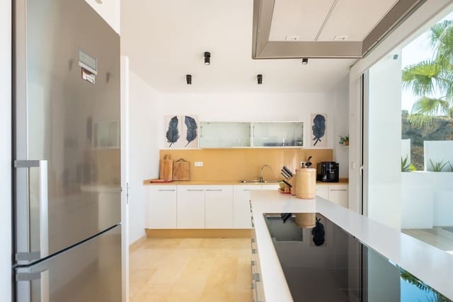 4 camera da letto Villa in vendita in Altea con piscina garage - 990.000 € (Rif: 10130448)