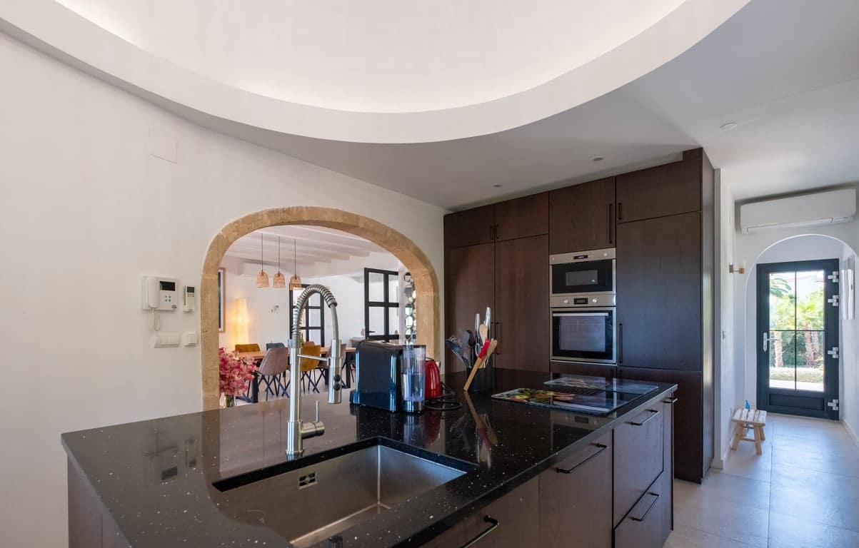 5 bedroom Villa for sale in Javea / Xabia with pool garage - € 2,500,000 (Ref: 10130836)