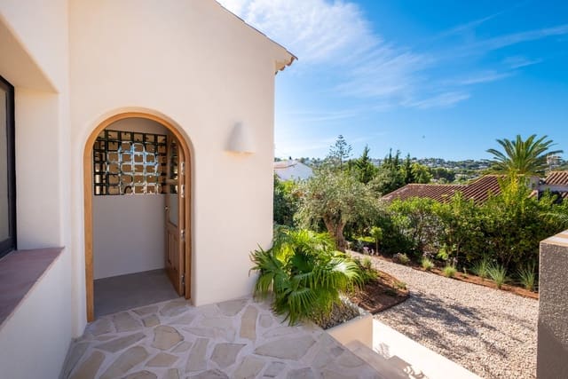 4 soveværelse Villa til salg i Javea / Xàbia med swimmingpool garage - € 1.250.000 (Ref: 10154335)