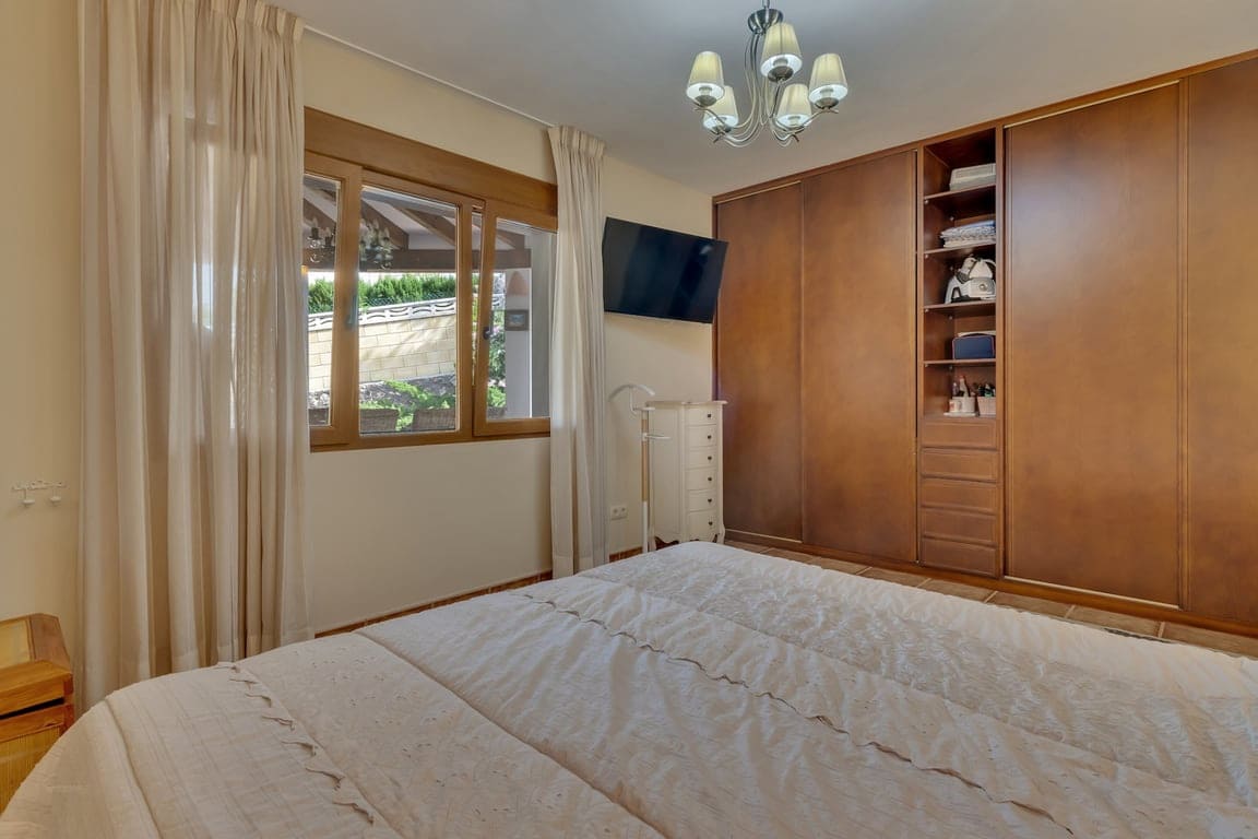 4 Zimmer Villa zu verkaufen in Denia mit Pool Garage - 995.000 € (Ref: 10162527)