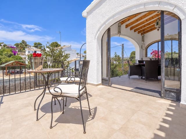 3 soveværelse Villa til salg i Javea / Xàbia med swimmingpool garage - € 695.000 (Ref: 10162532)