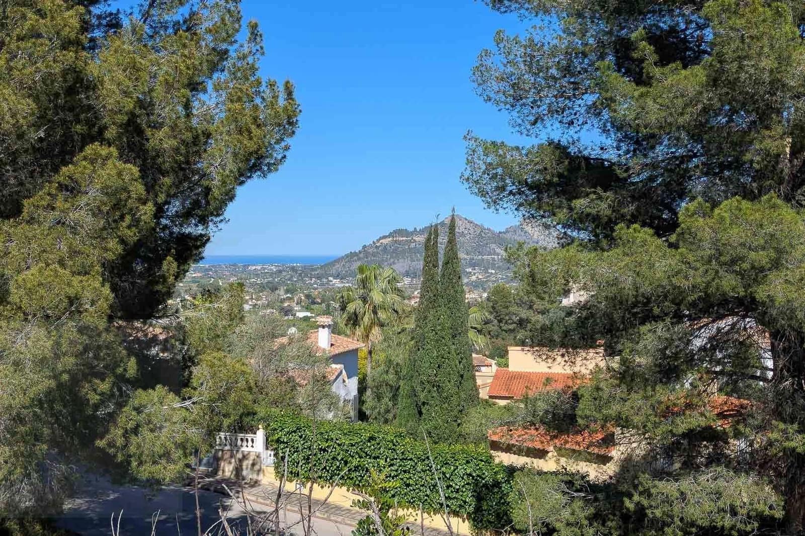 3 bedroom Villa for sale in Pedreguer with pool - € 529,000 (Ref: 8430855)