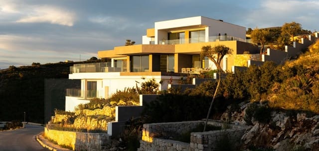 4 bedroom Villa for sale in Benitachell / Benitatxell with pool garage - € 2,950,000 (Ref: 8447454)
