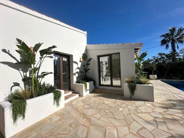 3 bedroom Villa for sale in La Granadella  - Costa Nova, Javea / Xàbia with pool garage - € 795,000 (Ref: 8661003)