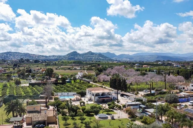 6 sypialnia Willa na sprzedaż w Dénia - 695 000 € (Ref: 8933299)