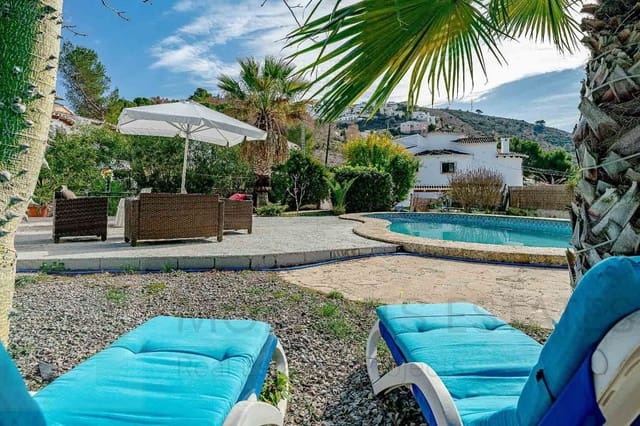 Chalet de 2 habitaciones en Moraira, Teulada-Moraira en venta con piscina garaje - 550.000 € (Ref: 9040532)