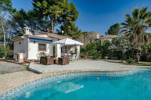 Chalet de 2 habitaciones en Moraira, Teulada-Moraira en venta con piscina garaje - 550.000 € (Ref: 9040532)