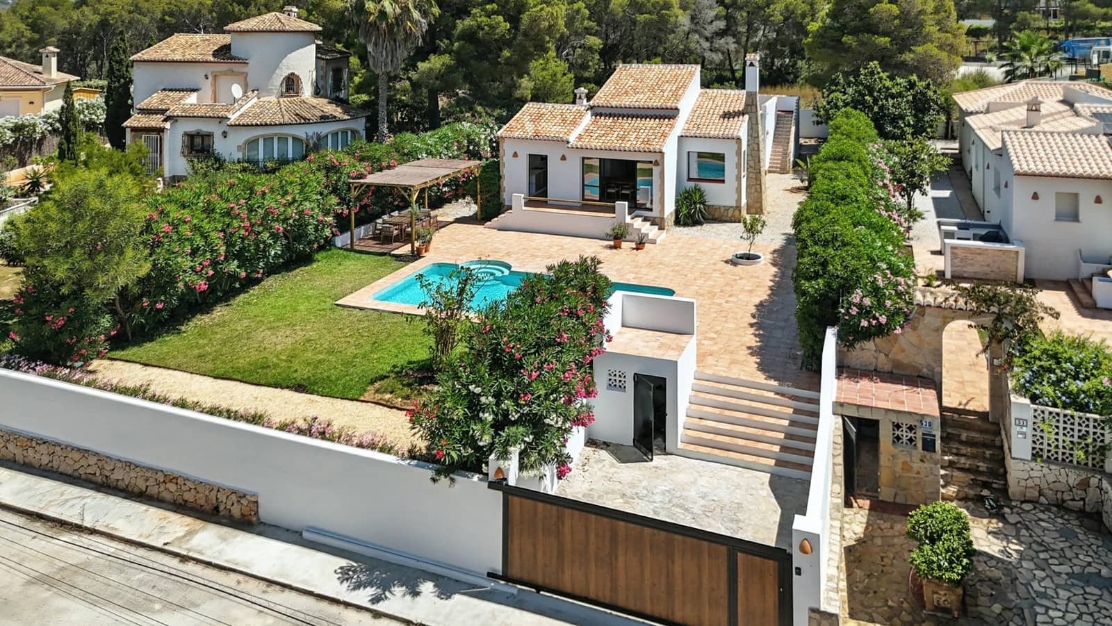 4 bedroom Villa for sale in Javea / Xabia with pool garage - € 795,000 (Ref: 9072756)