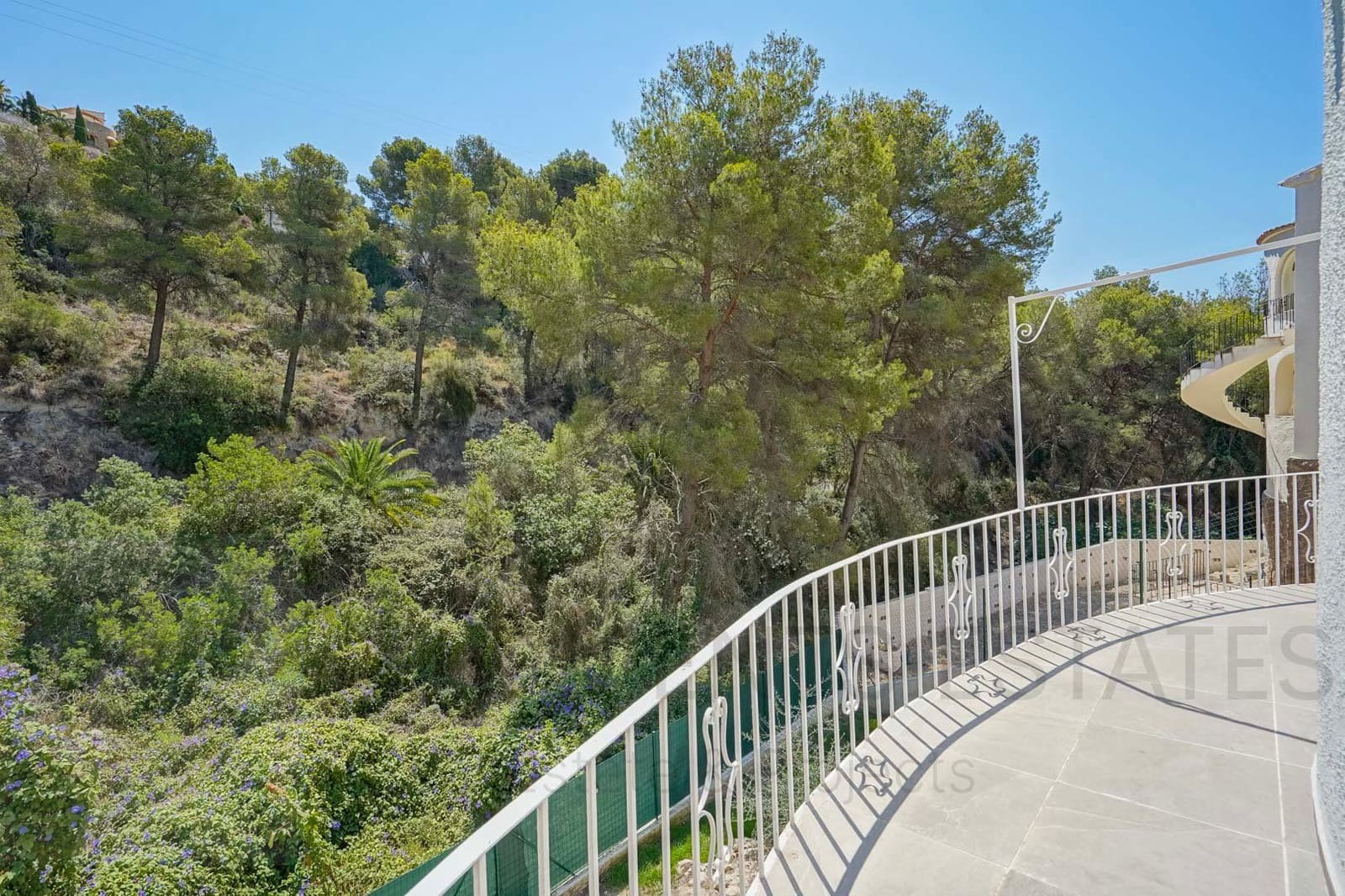 4 soveværelse Villa til salg i Montemar med swimmingpool garage - € 620.000 (Ref: 9162839)