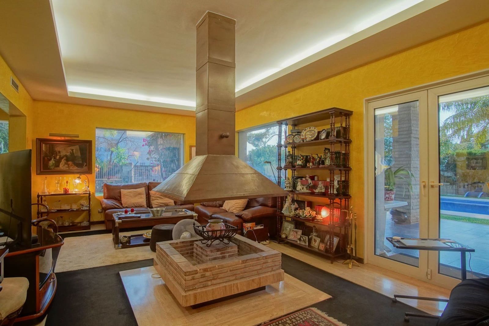 4 bedroom Villa for sale in Denia with pool garage - € 1,190,000 (Ref: 9184664)