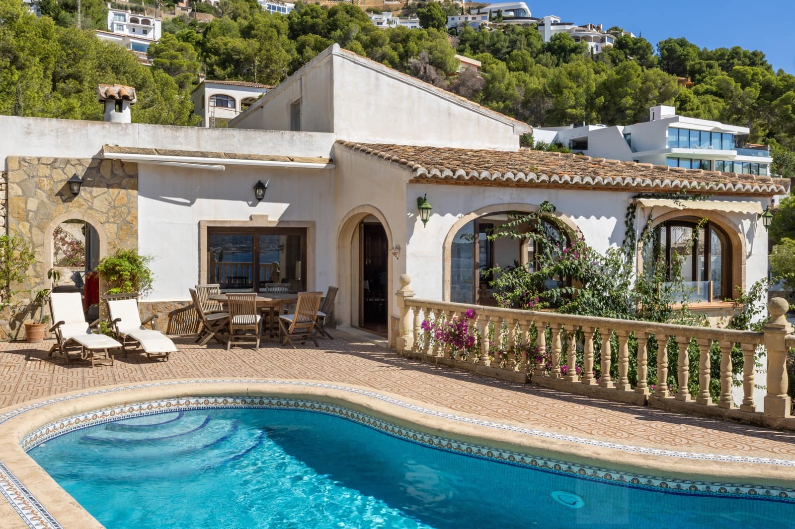 6 bedroom Villa for sale in Javea / Xabia with garage - € 2,700,000 (Ref: 9218973)