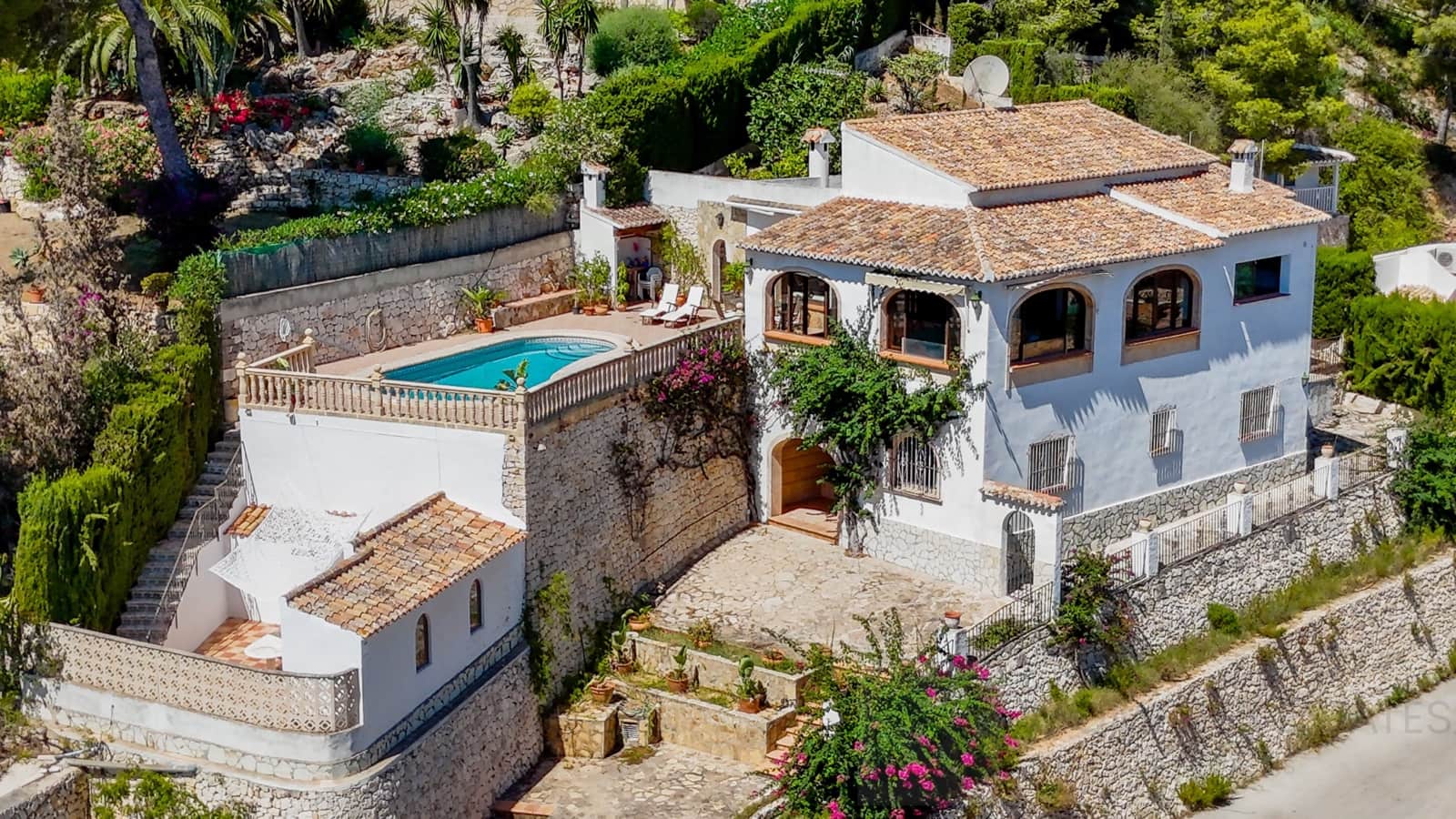 6 bedroom Villa for sale in Javea / Xabia with garage - € 2,700,000 (Ref: 9218973)