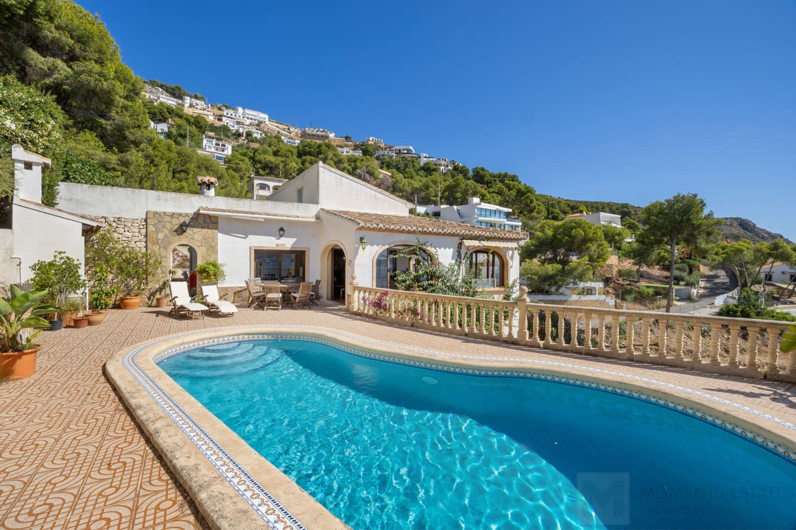 6 bedroom Villa for sale in Javea / Xabia with garage - € 2,700,000 (Ref: 9218973)
