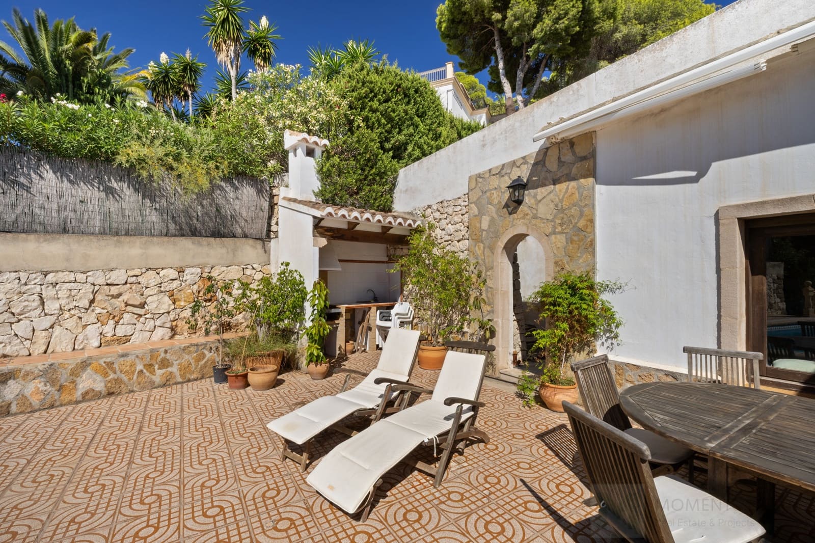 6 bedroom Villa for sale in Javea / Xabia with garage - € 2,700,000 (Ref: 9218973)