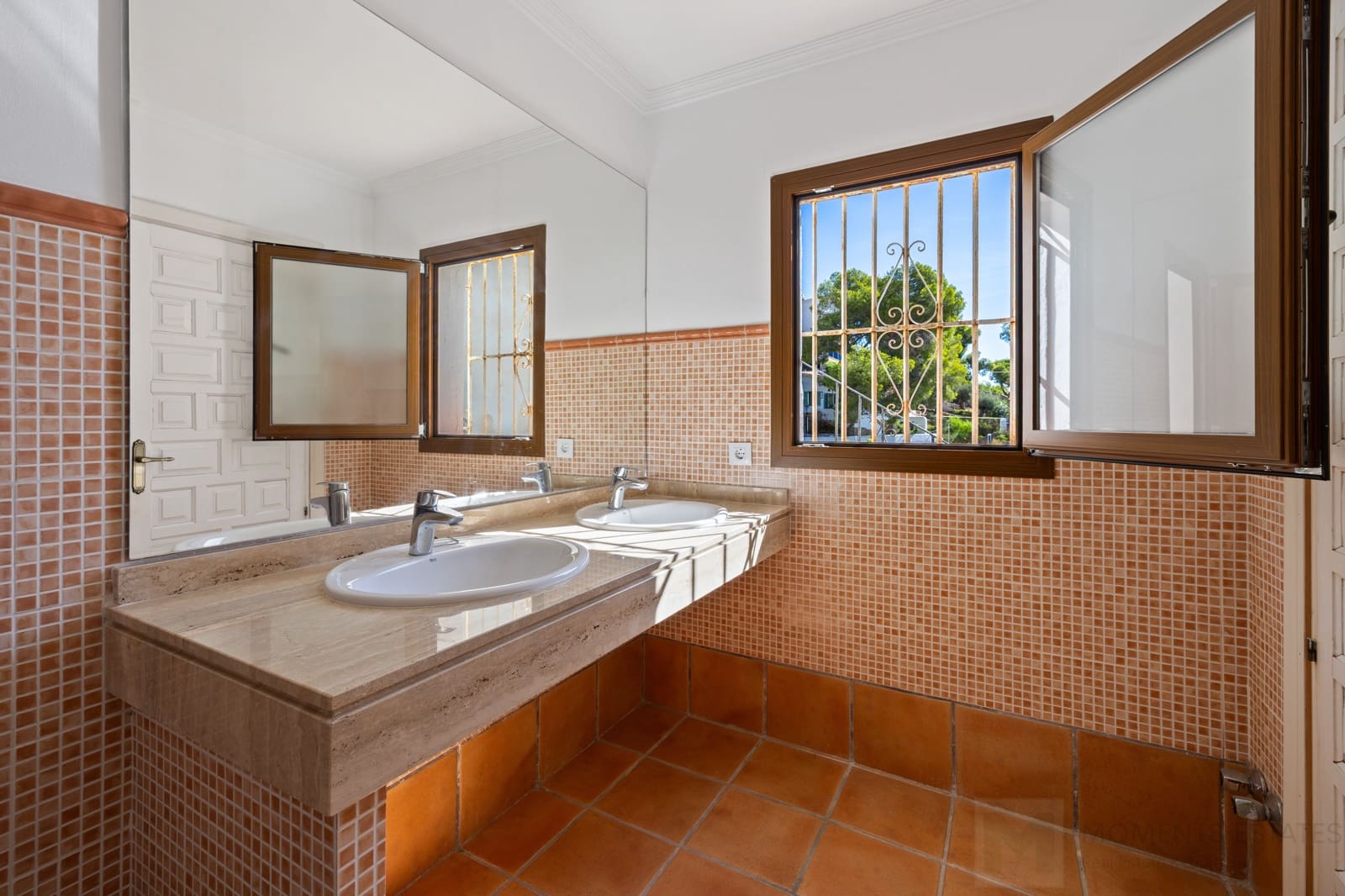 6 bedroom Villa for sale in Javea / Xabia with garage - € 2,700,000 (Ref: 9218973)