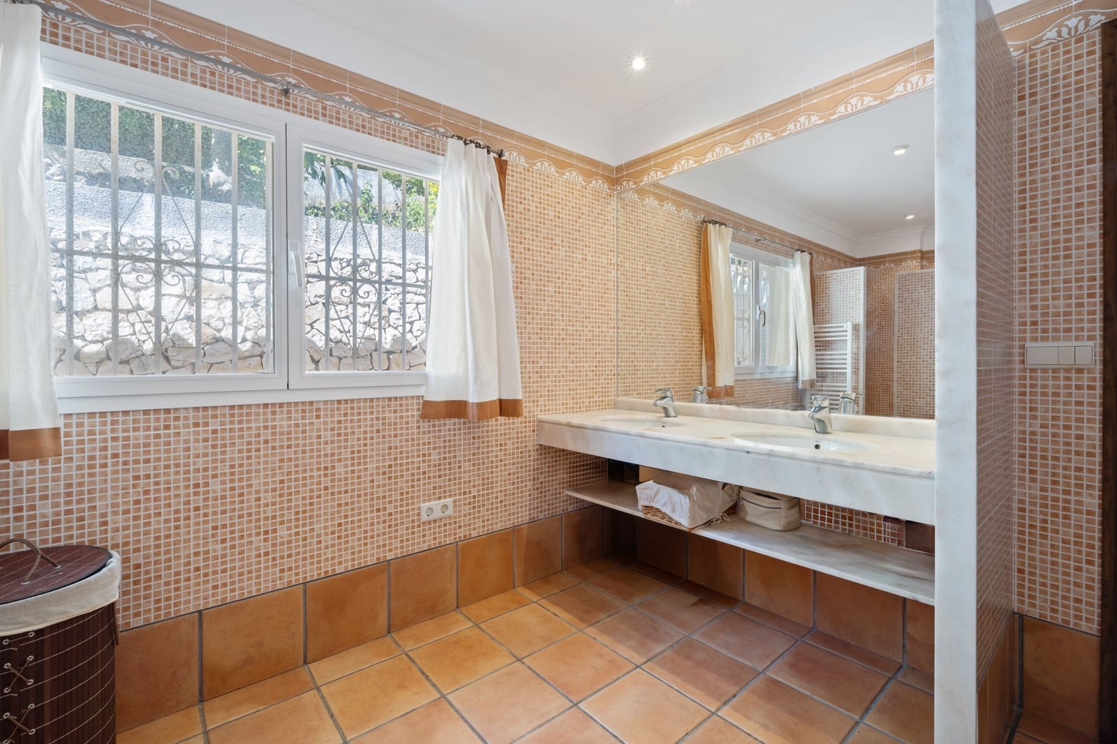 6 bedroom Villa for sale in Javea / Xabia with garage - € 2,700,000 (Ref: 9218973)