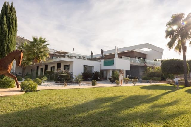 6 bedroom Villa for sale in Javea / Xàbia with pool garage - € 3,850,000 (Ref: 9368953)