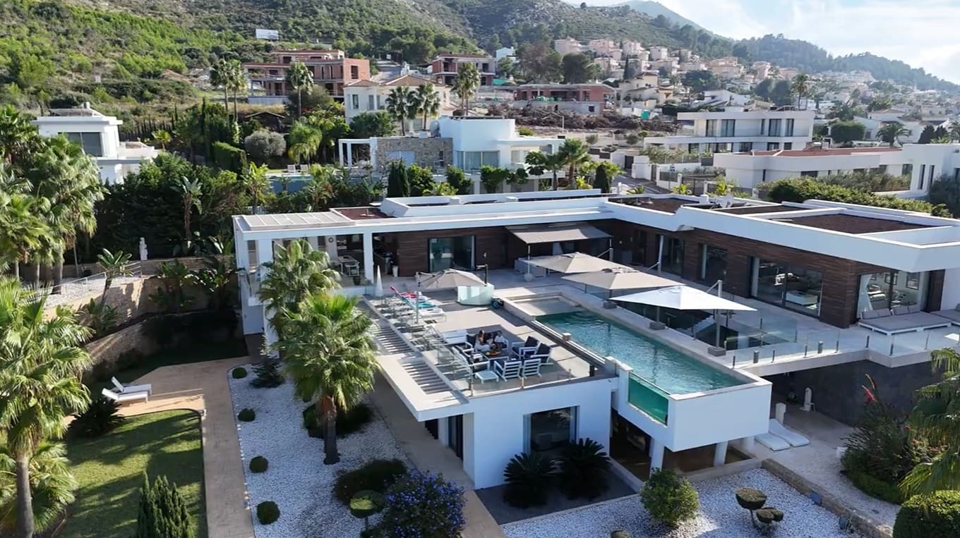6 bedroom Villa for sale in Javea / Xabia with pool garage - € 3,850,000 (Ref: 9368953)