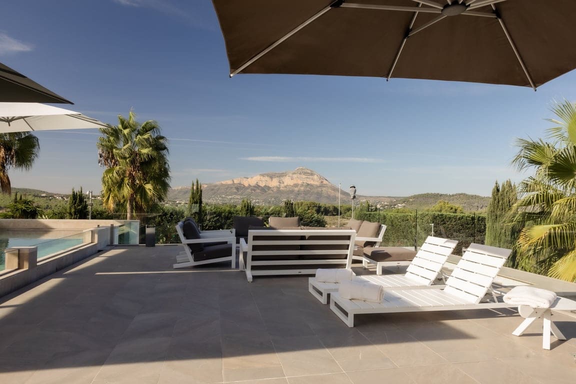 6 bedroom Villa for sale in Javea / Xabia with pool garage - € 3,850,000 (Ref: 9368953)