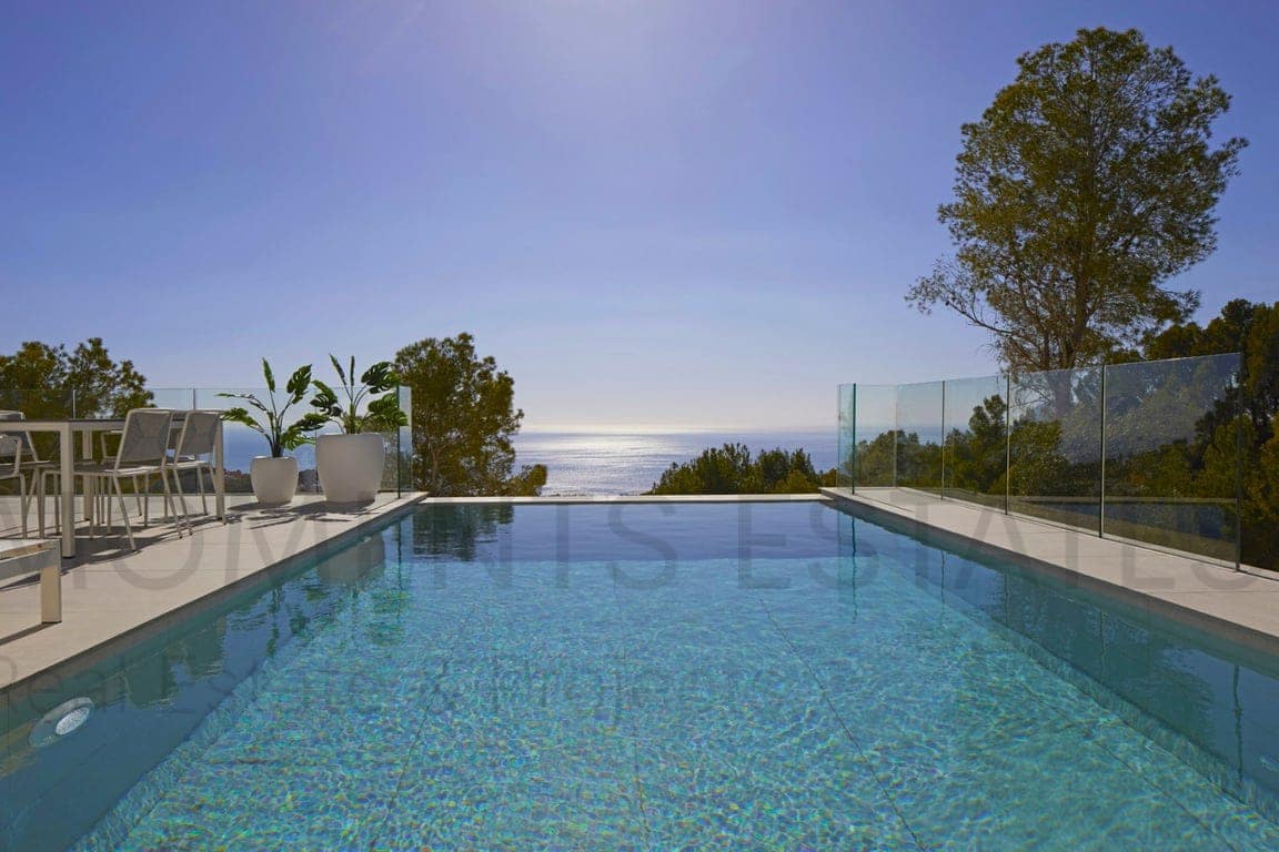 4 bedroom Villa for sale in Altea with pool garage - € 2,111,500 (Ref: 9395332)