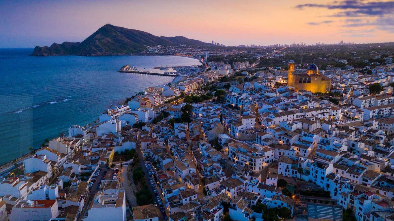 4 bedroom Villa for sale in Altea with pool garage - € 2,111,500 (Ref: 9395332)