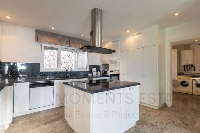 4 soverom Villa til salgs i Teulada Pueblo, Teulada-Moraira - € 1 990 000 (Ref: 9442018)