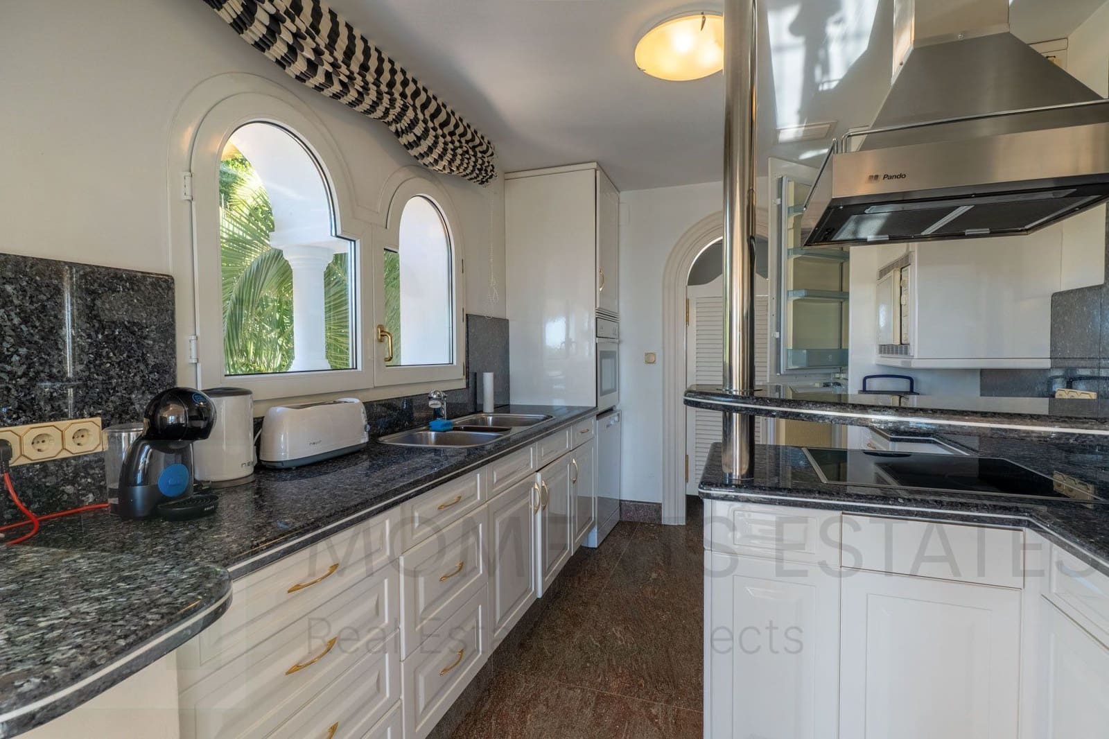 5 makuuhuone Huvila myytävänä paikassa Benissa - 1 990 000 € (Ref: 9442019)