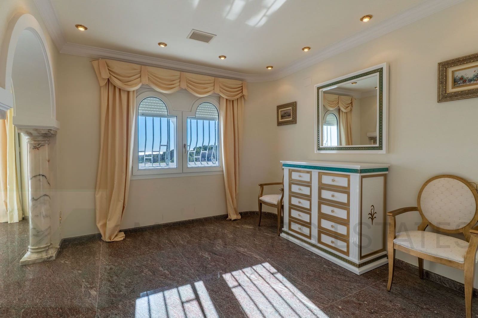 5 makuuhuone Huvila myytävänä paikassa Benissa - 1 990 000 € (Ref: 9442019)