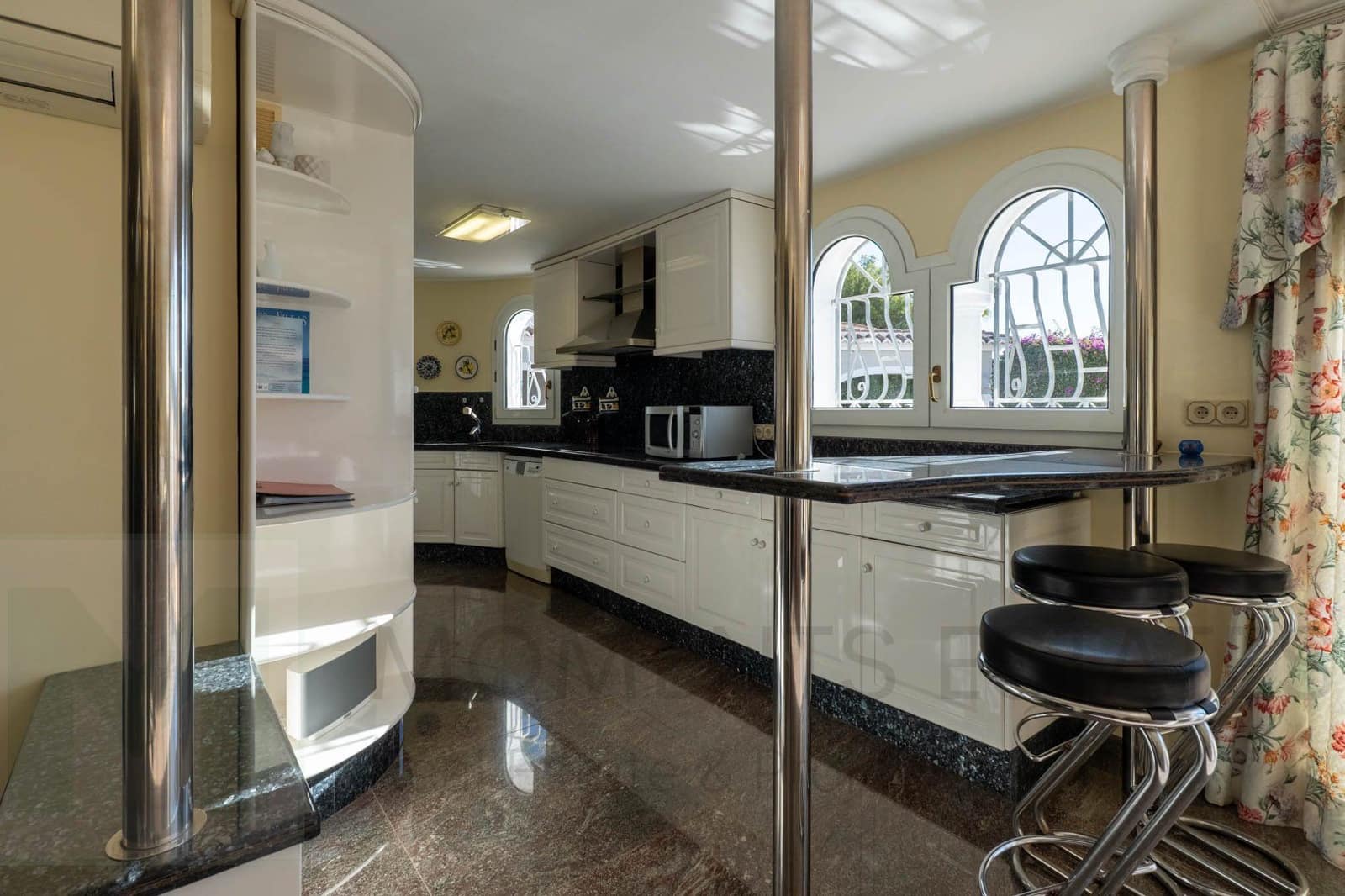 5 makuuhuone Huvila myytävänä paikassa Benissa - 1 990 000 € (Ref: 9442019)