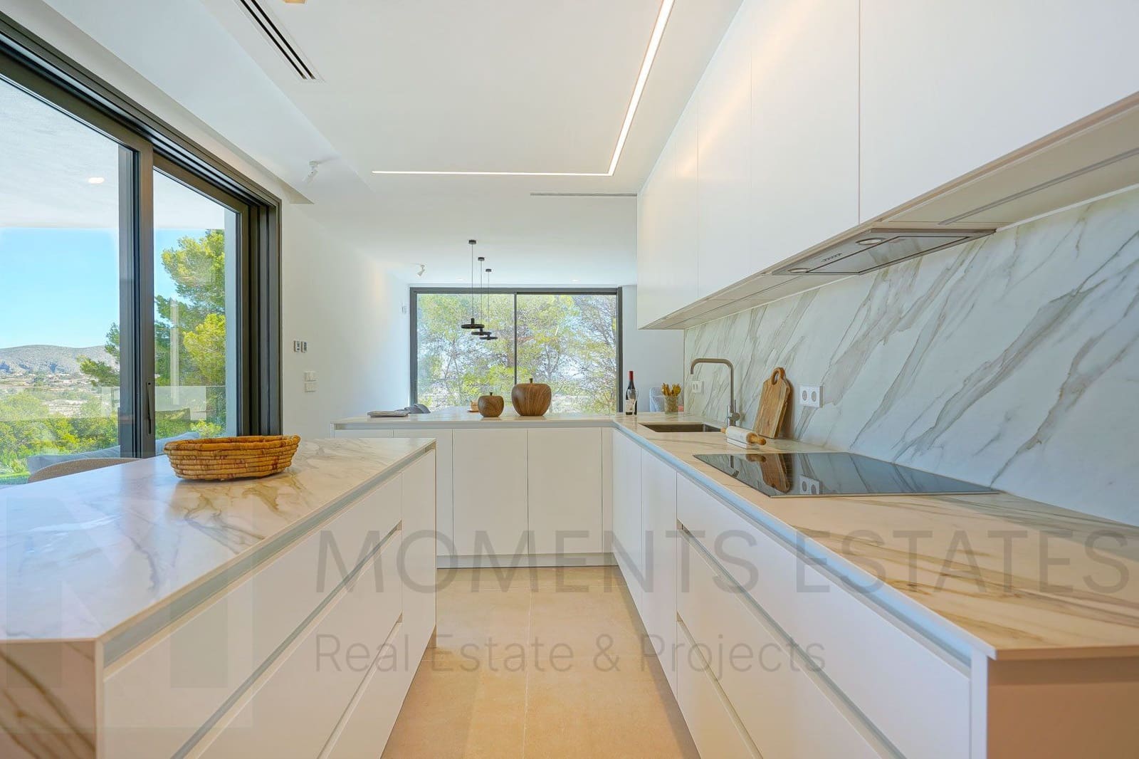 4 bedroom Villa for sale in Benissa - € 1,499,000 (Ref: 9481576)