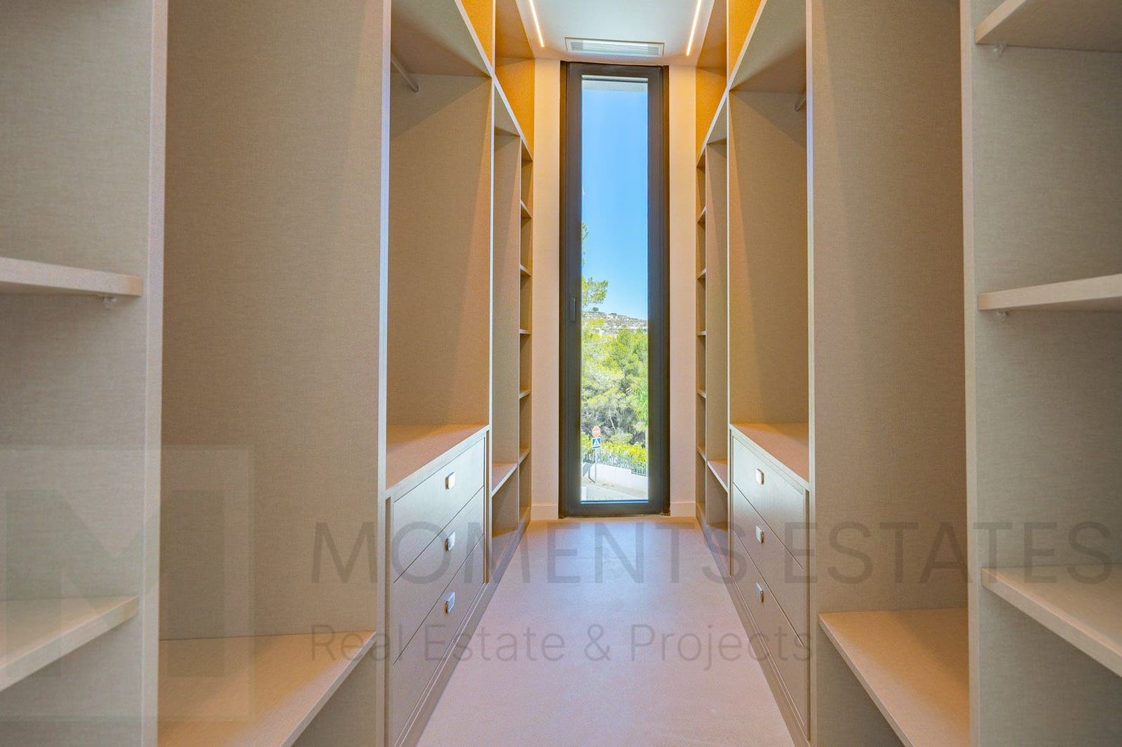 4 bedroom Villa for sale in Benissa - € 1,499,000 (Ref: 9481576)