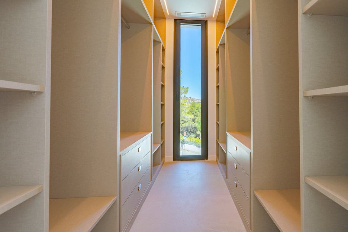 4 bedroom Villa for sale in Benissa - € 1,499,000 (Ref: 9481576)