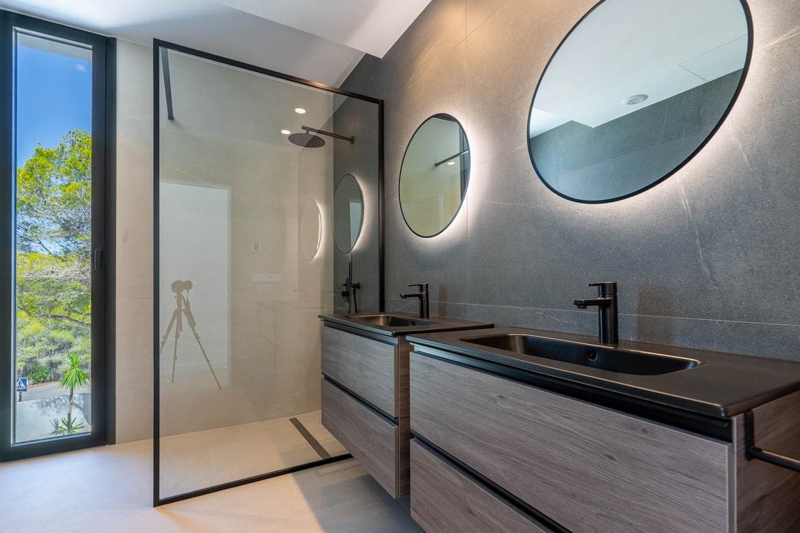 4 bedroom Villa for sale in Benissa - € 1,499,000 (Ref: 9481576)