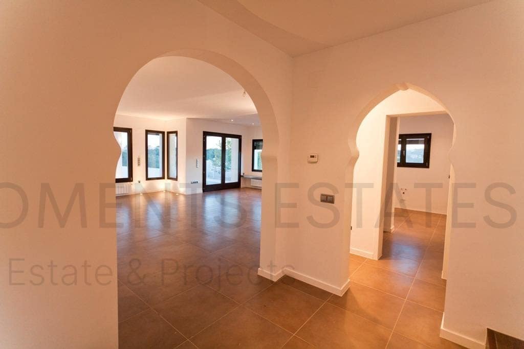 4 bedroom Villa for sale in Teulada - € 1,440,000 (Ref: 9481580)
