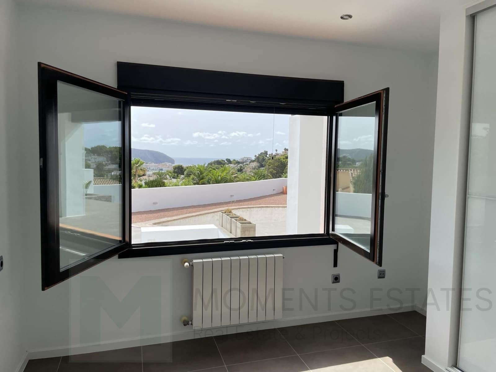 4 bedroom Villa for sale in Teulada - € 1,440,000 (Ref: 9481580)