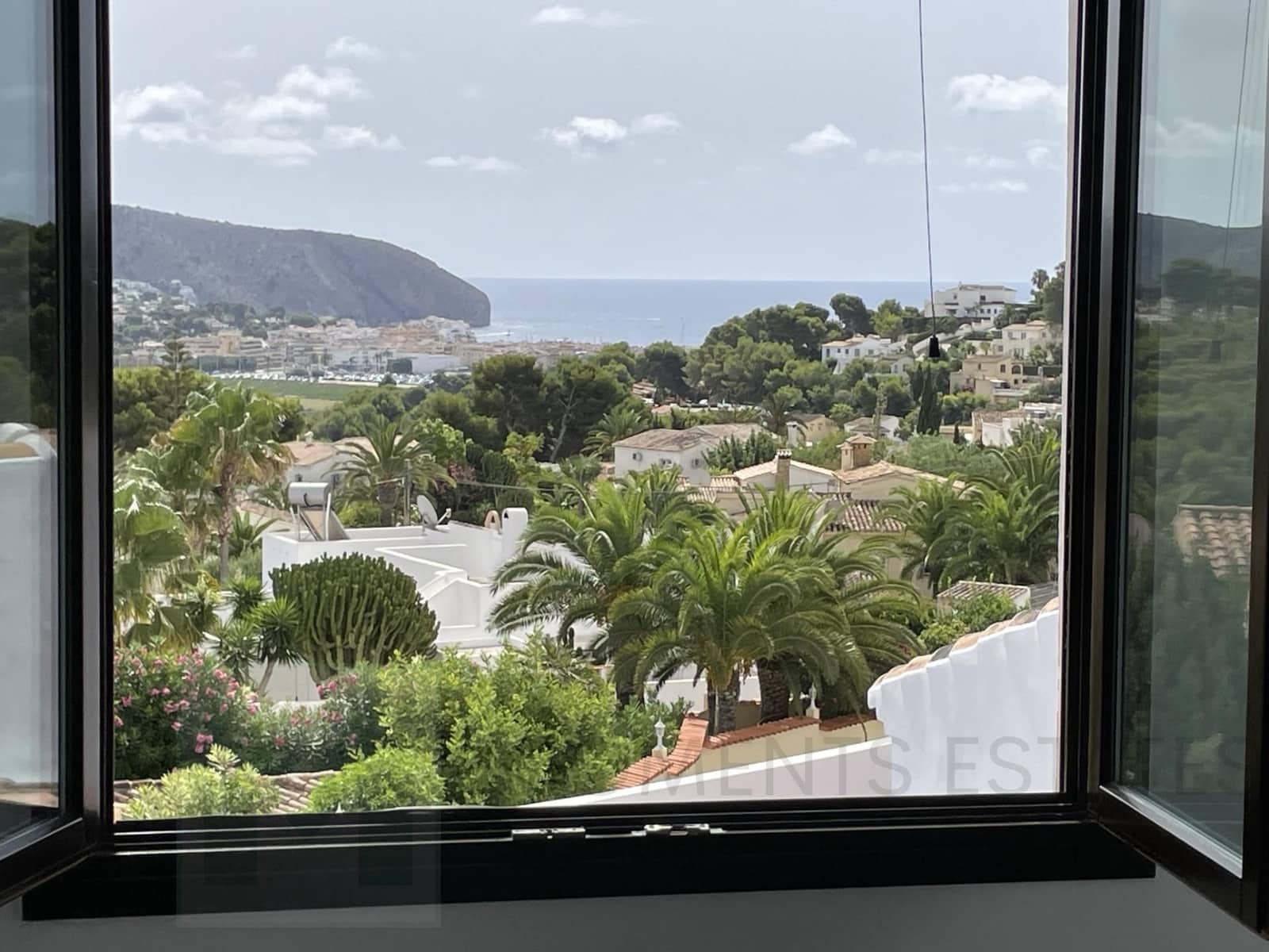 4 bedroom Villa for sale in Teulada - € 1,440,000 (Ref: 9481580)