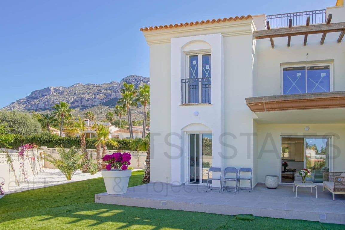 2 bedroom Apartment for sale in Denia with pool - € 389,300 (Ref: 9483608)