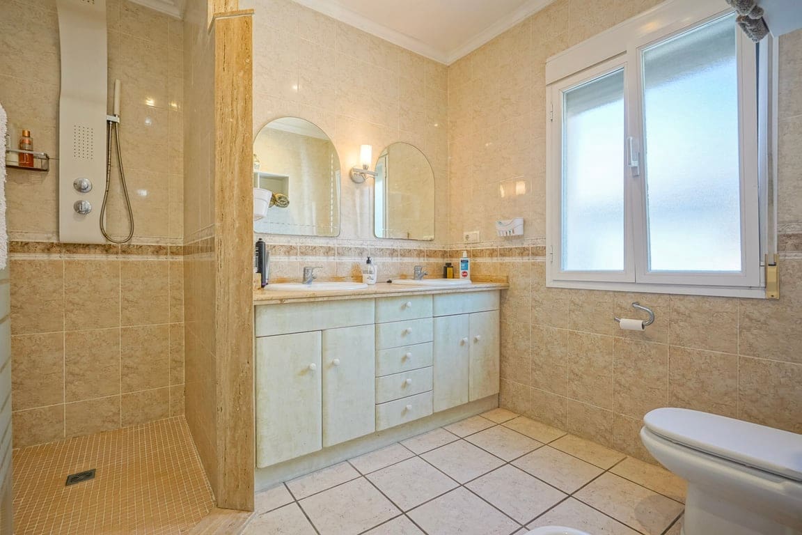 3 makuuhuone Huvila myytävänä paikassa Javea / Xabia mukana uima-altaan 
autotalli - 795 000 € (Ref: 9597149)