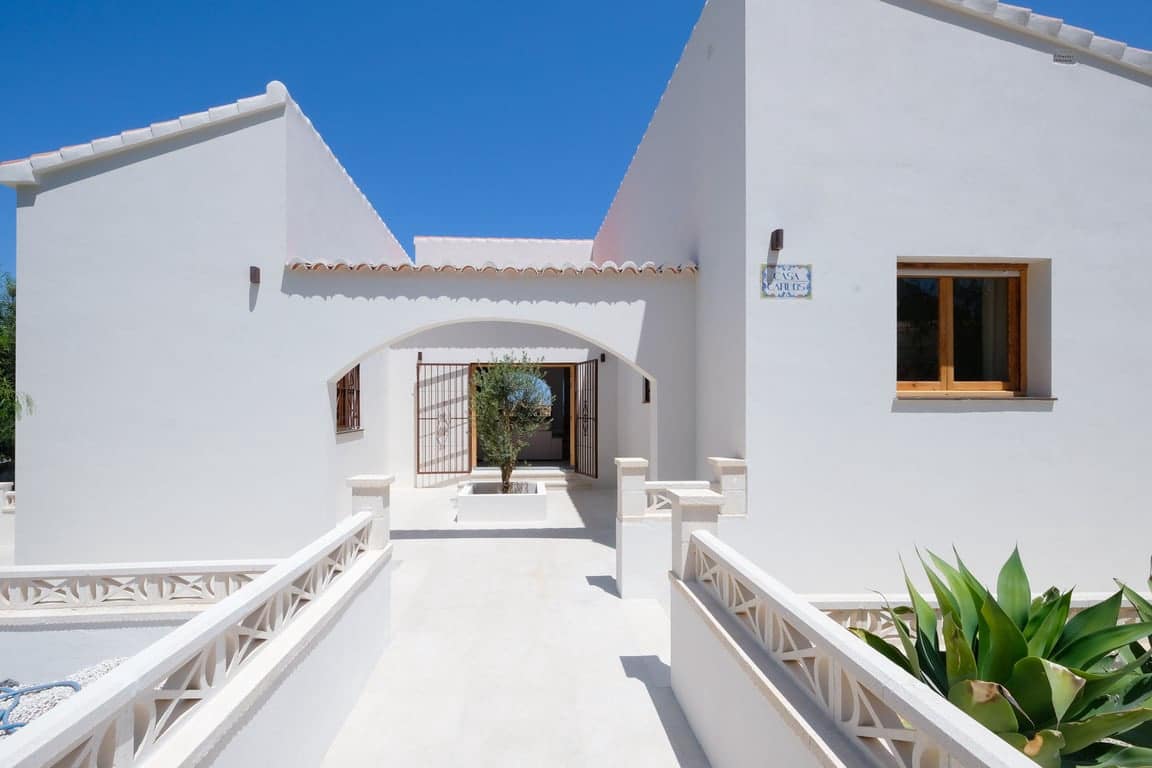 4 chambre Villa/Maison à vendre à Denia avec piscine garage - 1 150 000 € (Ref: 9898407)