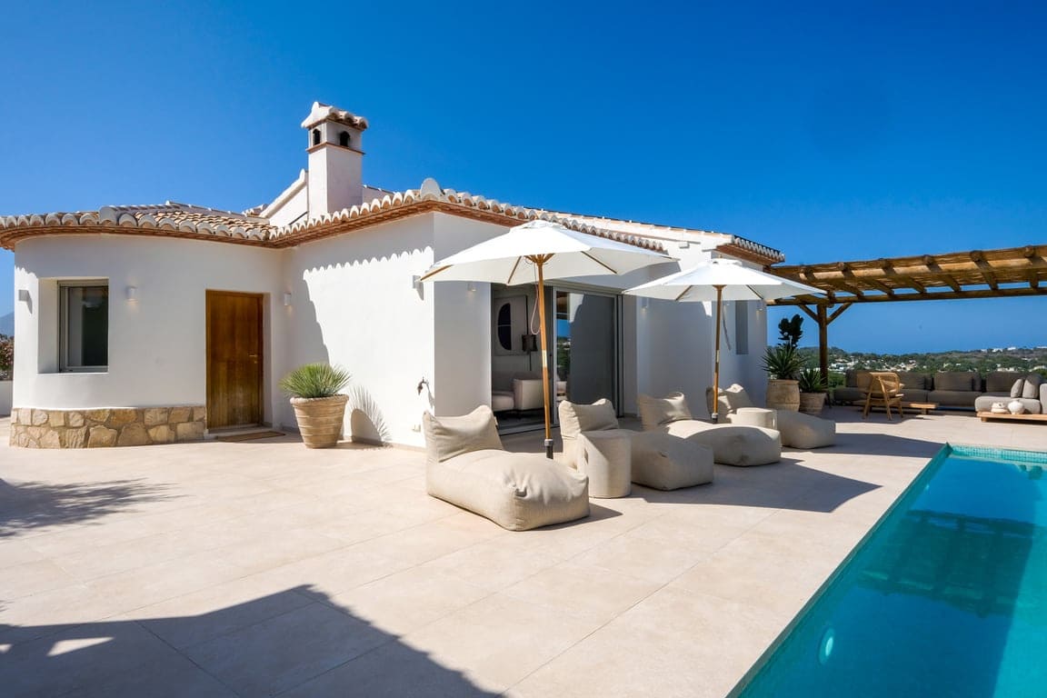 4 soverom Villa til salgs i Javea / Xabia med svømmebasseng garasje - € 1 350 000 (Ref: 9898467)