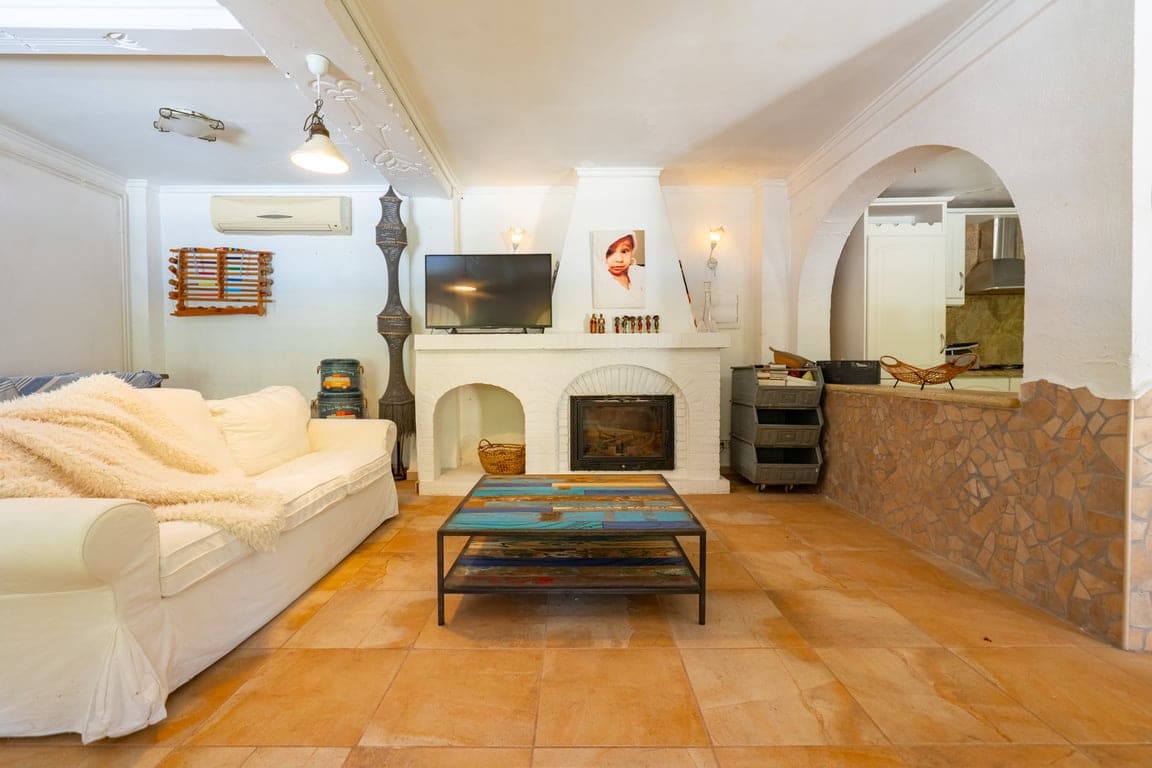 5 bedroom Villa for sale in Castell de Castells with garage - € 495,000 (Ref: 9925147)