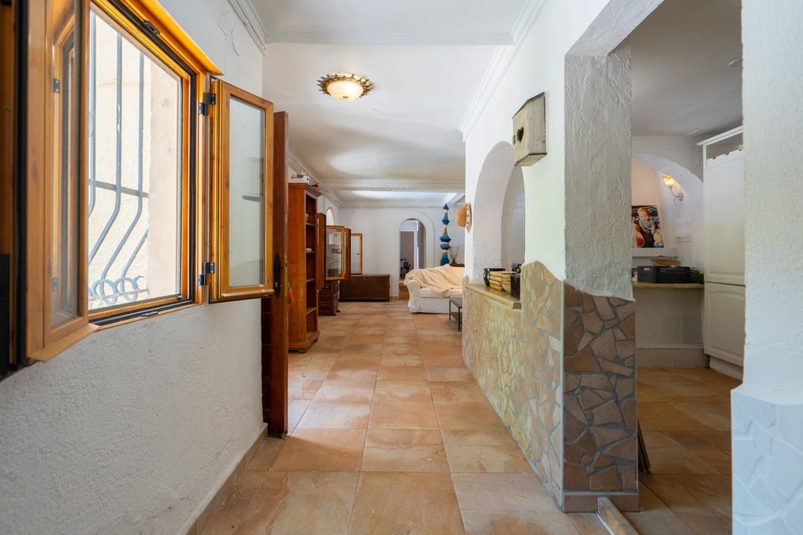5 bedroom Villa for sale in Castell de Castells with garage - € 495,000 (Ref: 9925147)