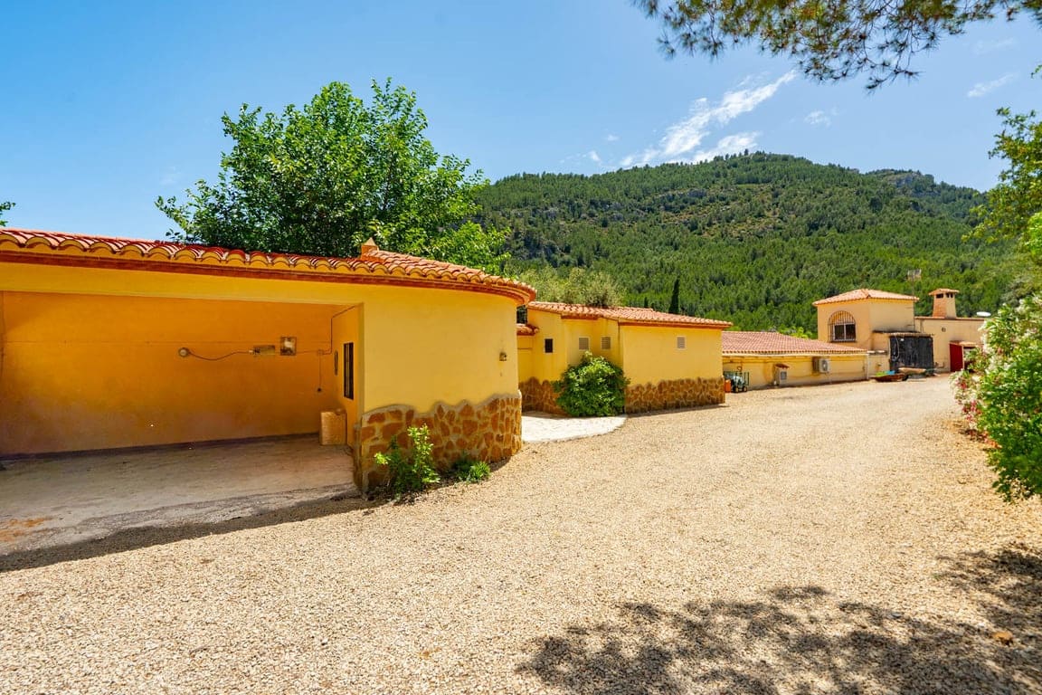 5 bedroom Villa for sale in Castell de Castells with garage - € 495,000 (Ref: 9925147)